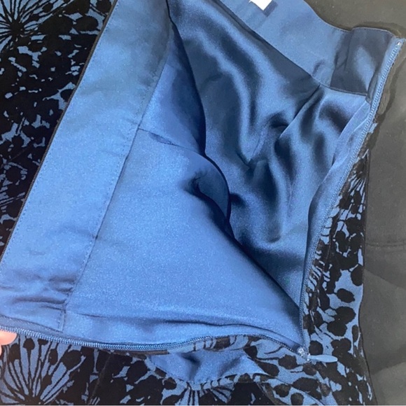 Boden Navy and black floral skirt - Picture 5 of 13